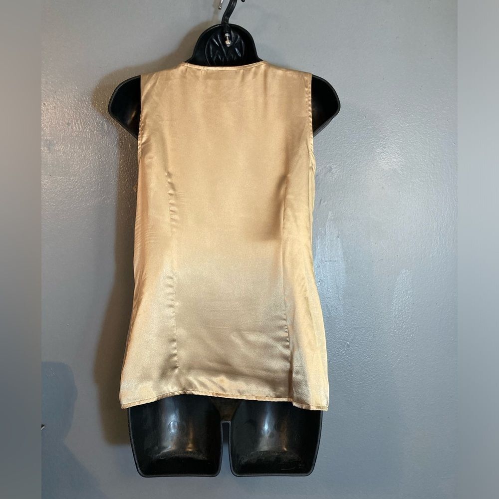 Apostrophe gold ruffle button up sleeveless blouse - Picture 4 of 4